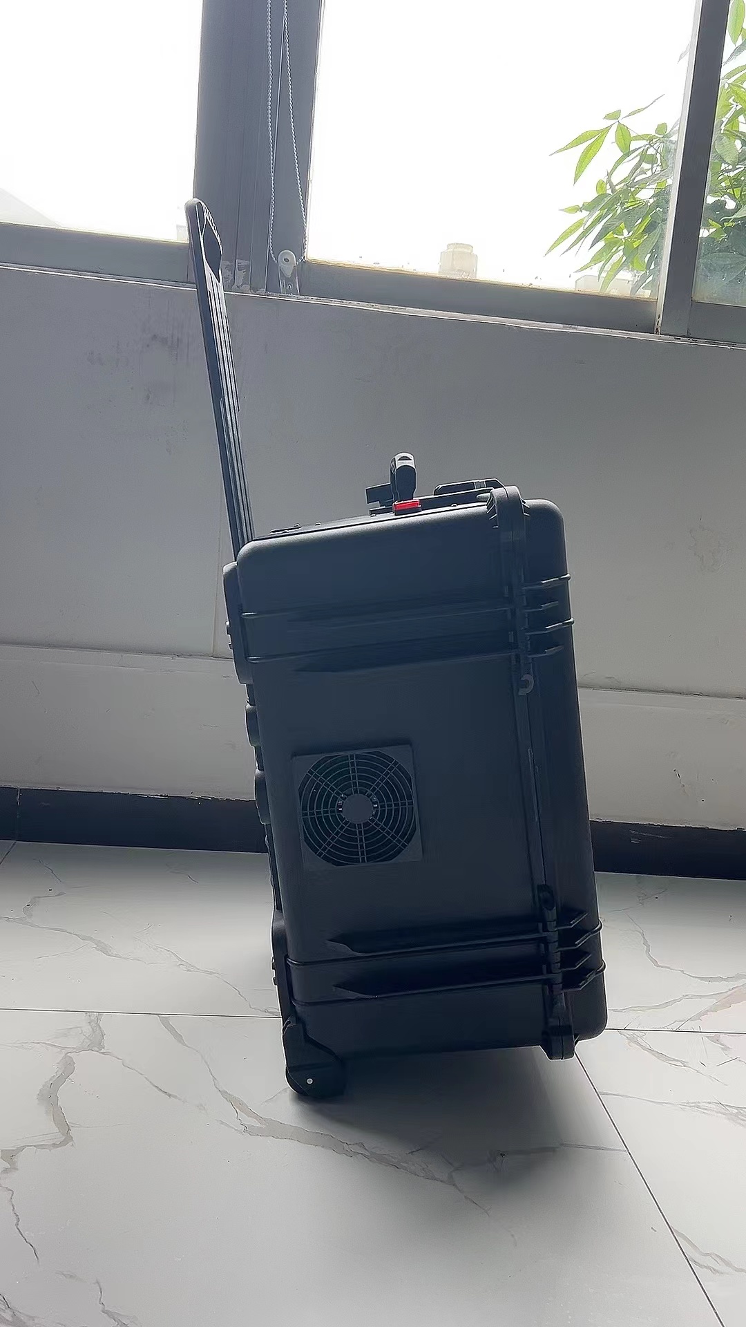 兰考手拉箱型移动通信干扰器